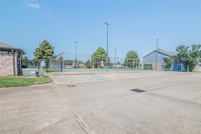 Building Photo - 1702 Good Day Dr