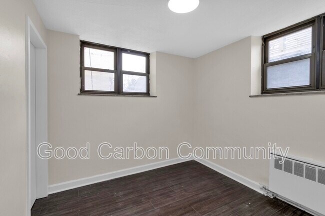 Building Photo - 279 Linwood Ave