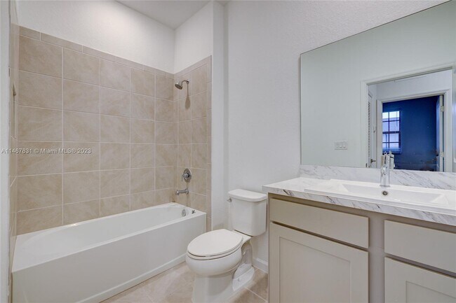 Building Photo - 1170 SW 7th Ct