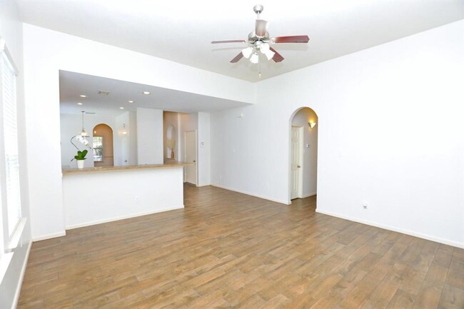 Building Photo - 12827 Pecan Shores Dr