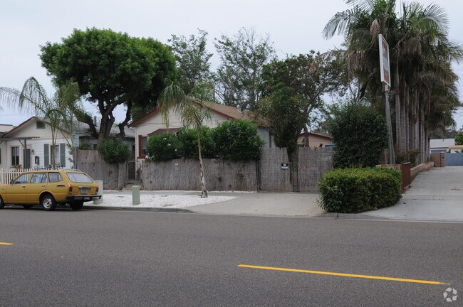 Building Photo - 3085 Roosevelt St