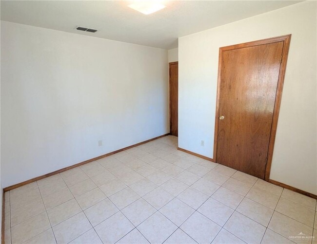 Building Photo - 301 Jessica Jane Ave