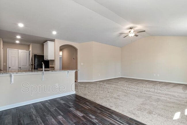 Building Photo - 2203 Lagganmore Dr