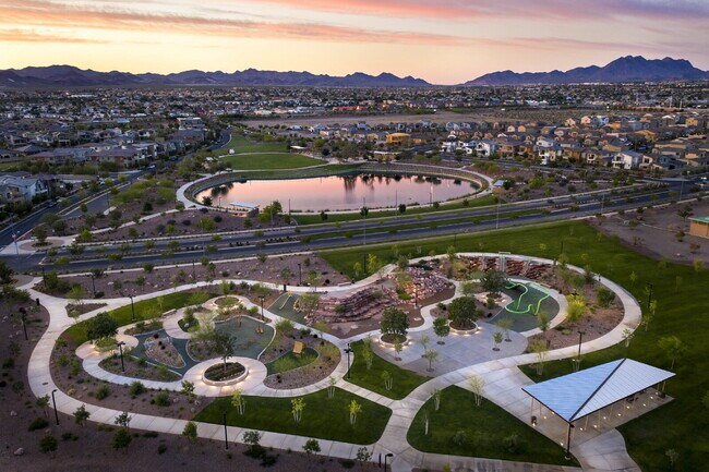 Building Photo - 3 BED 2.5 BATH 2 CAR GARAGE TOWNHOUSE W/ LOFT IN HENDERSON CADENCE COMMUNITY FEAT. COMMUNITY POOL!