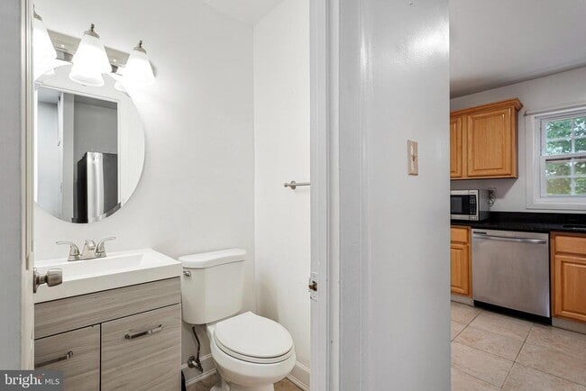 Building Photo - 14707 Bentley Square