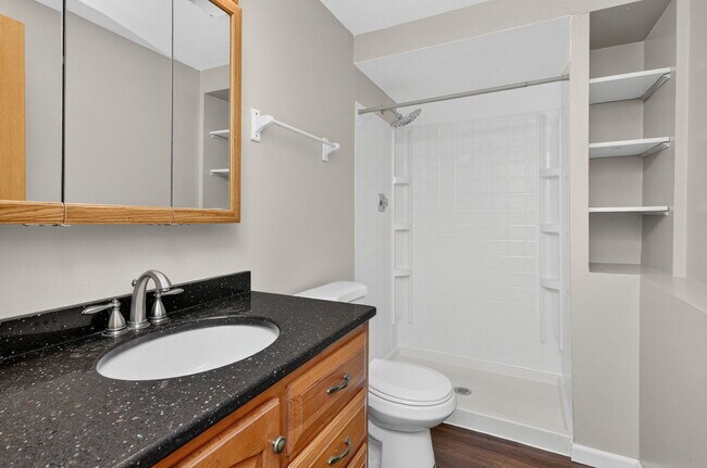 Building Photo - 436 Fordham Pl