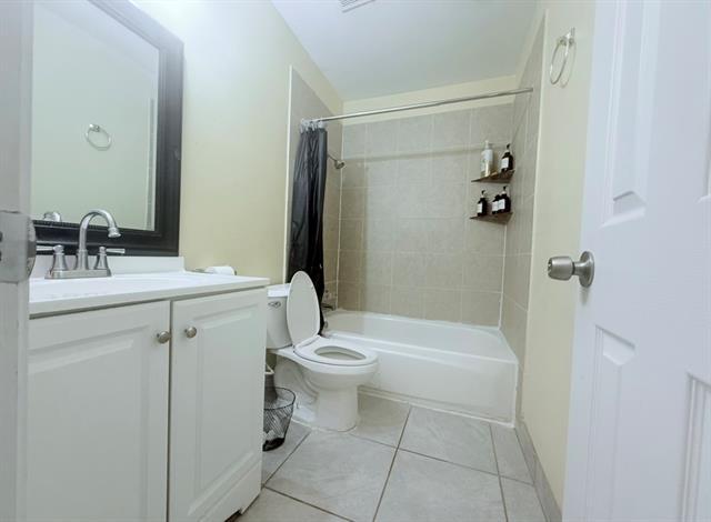 Building Photo - 3702 Lindsey Ct