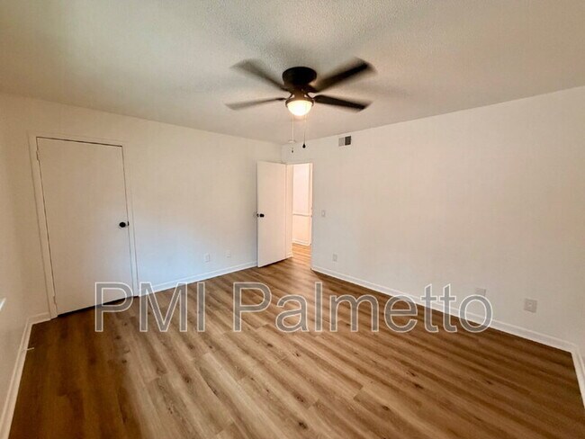 Building Photo - 1213 Grove Park Ln