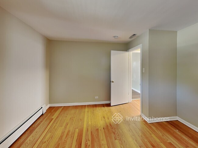 Building Photo - 3461 N Osceola Ave
