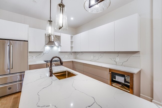 Building Photo - 1021 Washington St