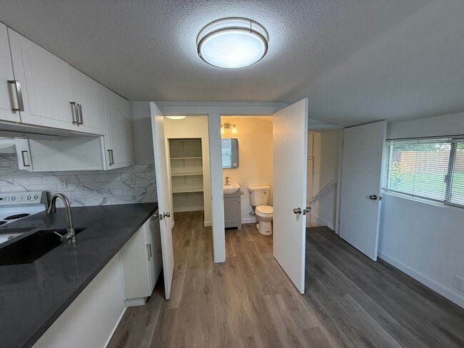 Building Photo - Spacious 3BR + Loft | 2.5BA | Large Yard |...