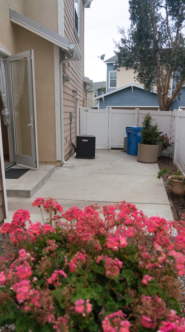 Building Photo - Nice 3 Bedroom Condo