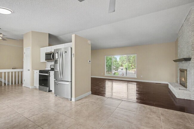 Building Photo - 2720 Northridge Dr