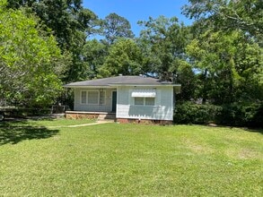 Building Photo - 751 Farnell Ln