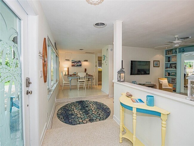 Building Photo - 912 Jasmine Ln