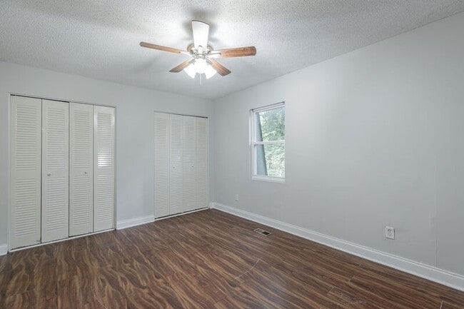 Building Photo - 6876 Beulah Dr