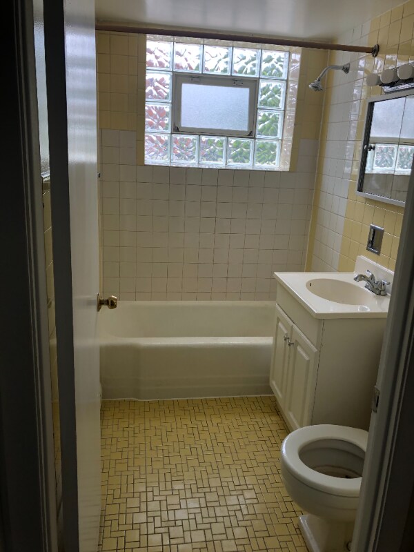 Building Photo - 2032 Linden Ave