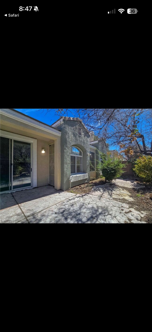 Building Photo - 985 Prestwick St