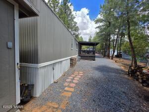 Building Photo - 2800 S White Mountain Rd