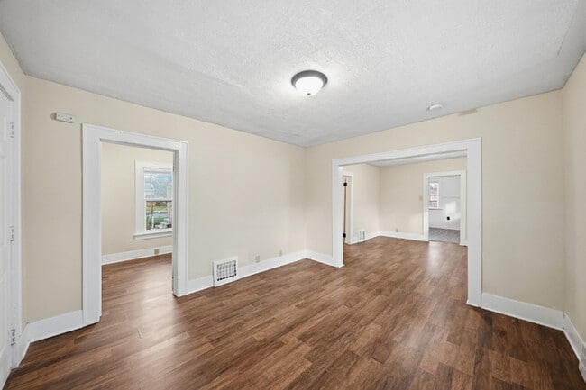 Building Photo - 410 D St