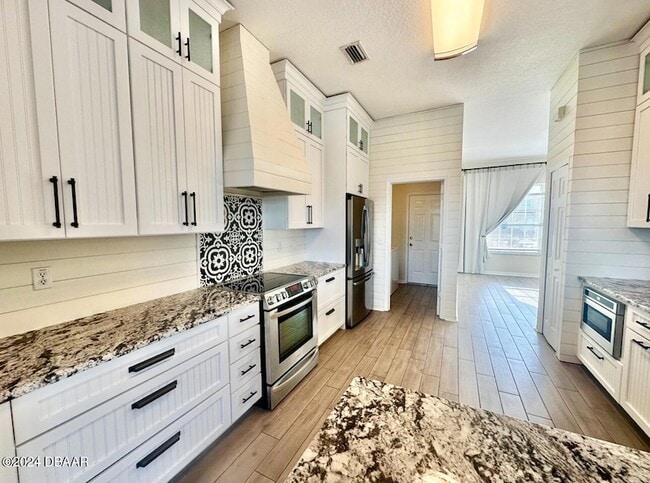 Building Photo - 1755 Creekwater Blvd