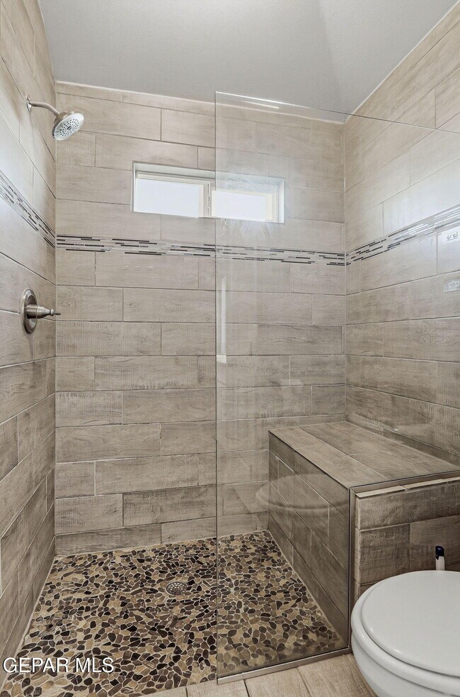 Building Photo - 13912 Loreina Luz Ave