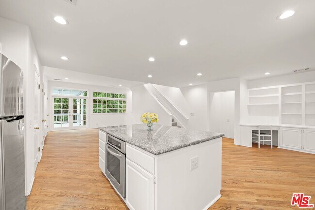 Building Photo - 10384 Northvale Rd