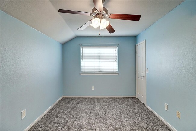 Building Photo - 2110 Encino Dr