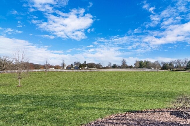 Building Photo - 37274 N Black Velvet Ln