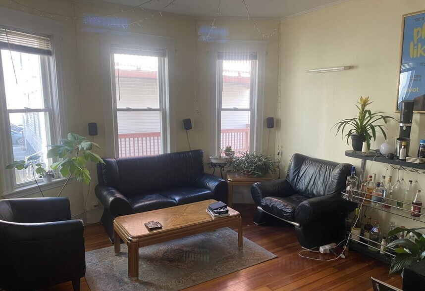 Building Photo - 40 Imrie Rd