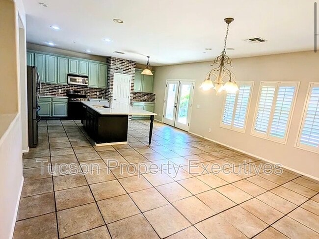 Building Photo - 3638 E Canter Rd