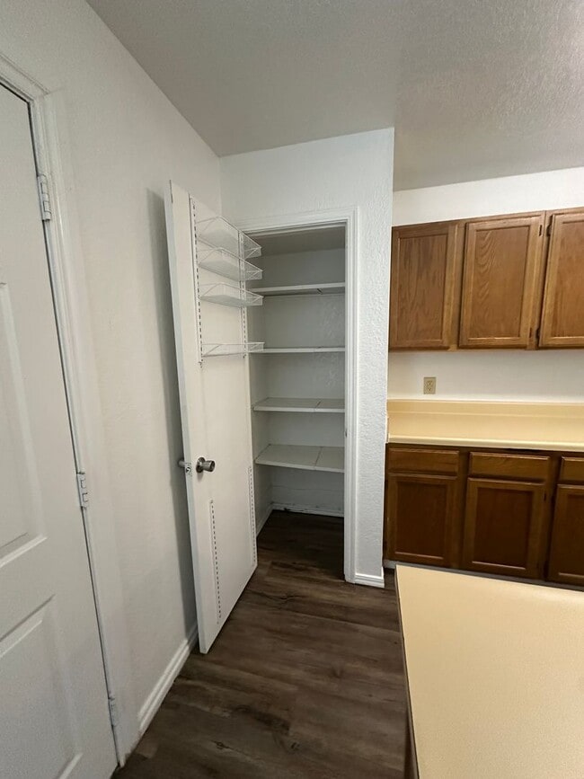 Building Photo - 1311 Eastgate Dr