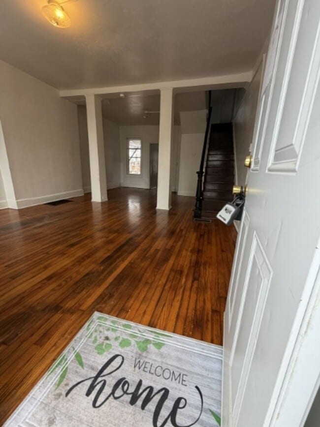 Building Photo - AVAILABLE FOR SHOWING 3!!! BR/1 BA. Promotion - $500 off first month rent!!