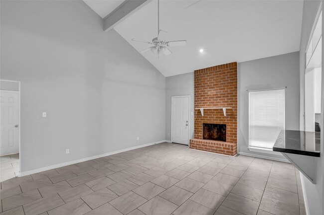 Building Photo - 4407 Hickory Grove Dr