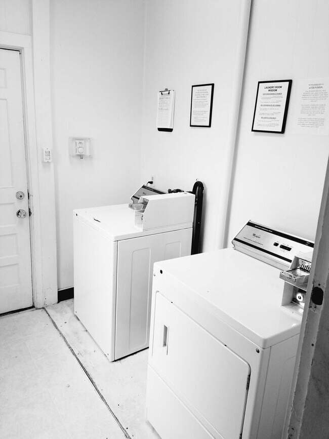 Building Photo - 36 Green St