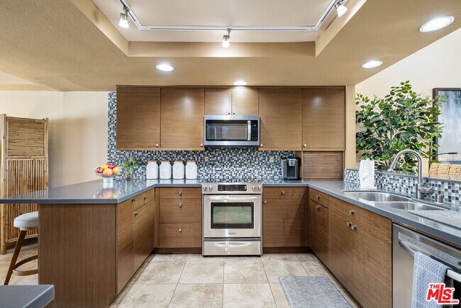 Building Photo - 54137 Oak-Hill