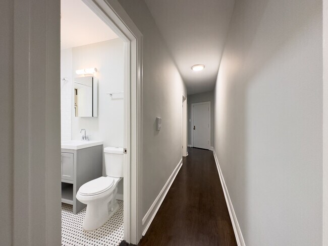 Building Photo - 5259 W Nelson St