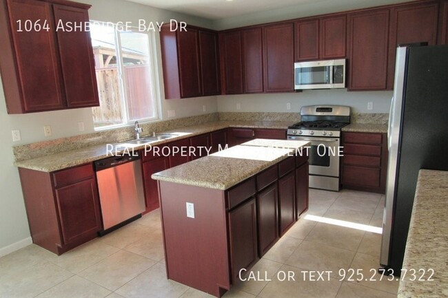 Building Photo - 1064 Ashbridge Bay Dr