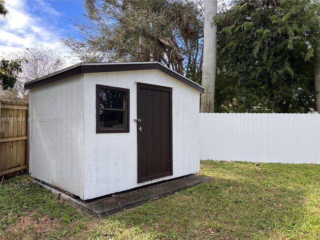 Building Photo - 30920 SW 191st Ave