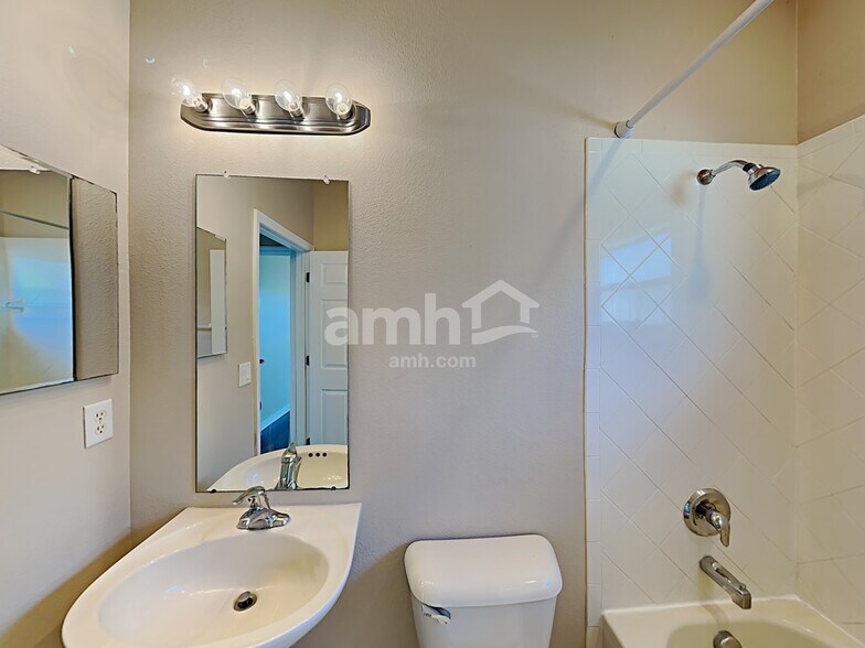 Building Photo - 1644 Mira Lago Cir
