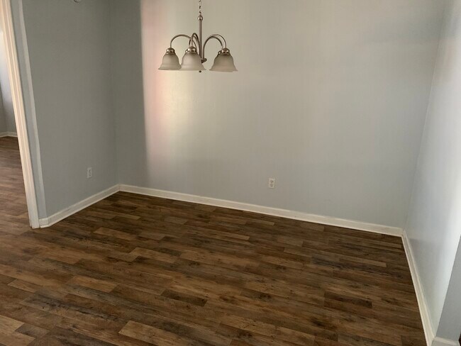 Building Photo - 855 Rossi Cir