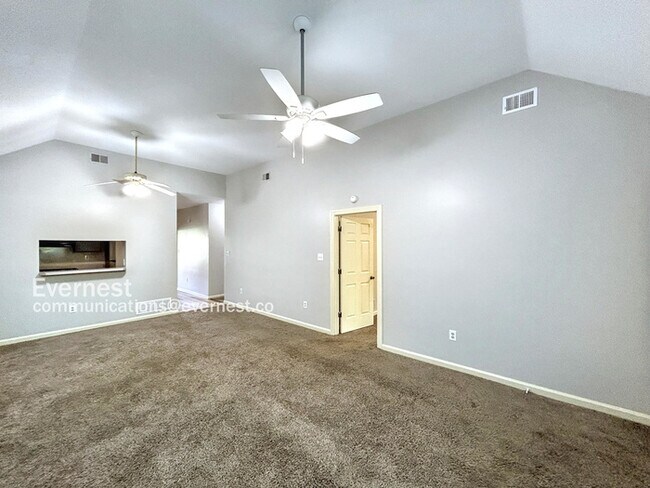 Building Photo - 692 Walnut Valley Ln