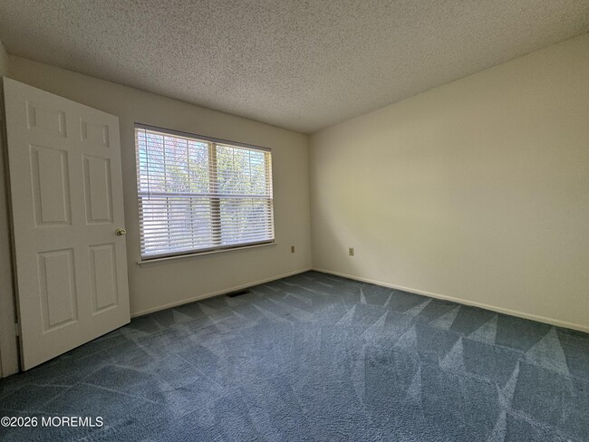 Building Photo - 3 Longbrook Ln