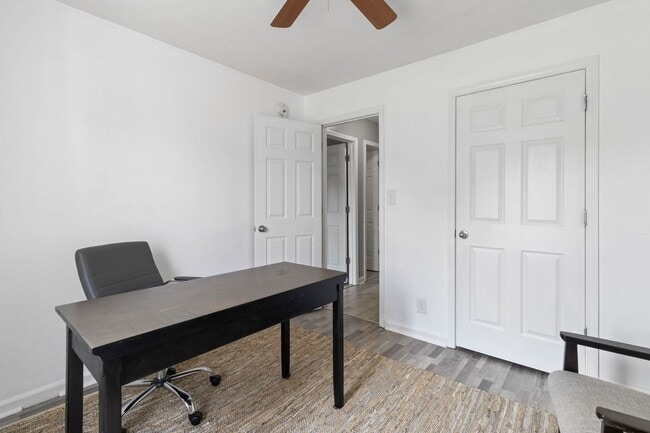 Building Photo - Beautiful Clarksville Home - Great Location!