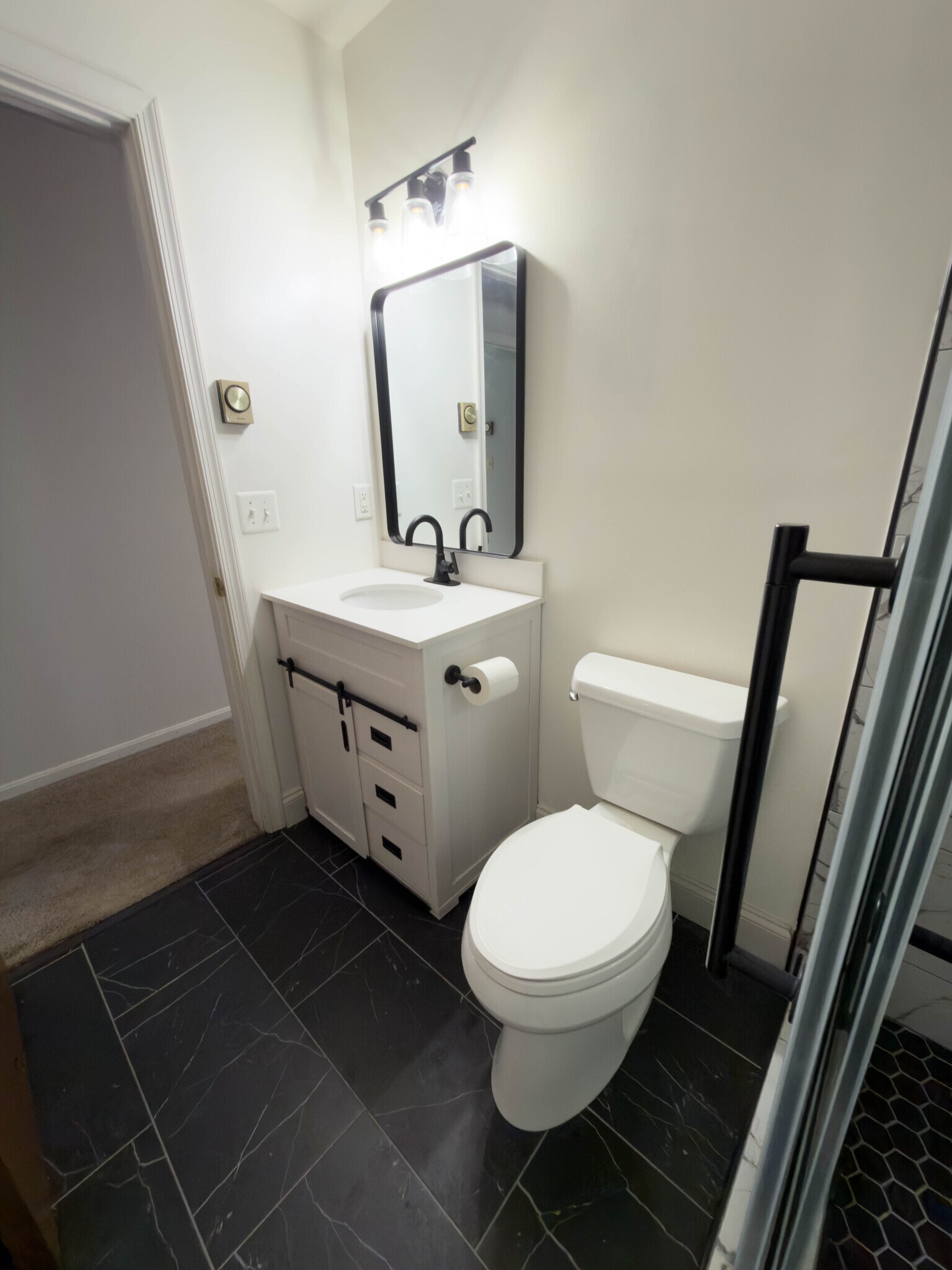 Building Photo - 2231 Donough Dr