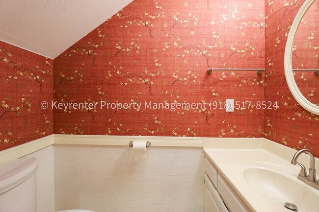 Building Photo - 4 Bed | 2 Bath in Broken Arrow!