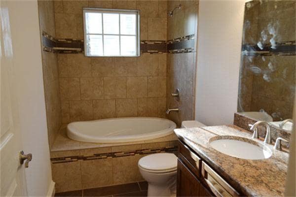 Building Photo - 104 S Rosemont Ave