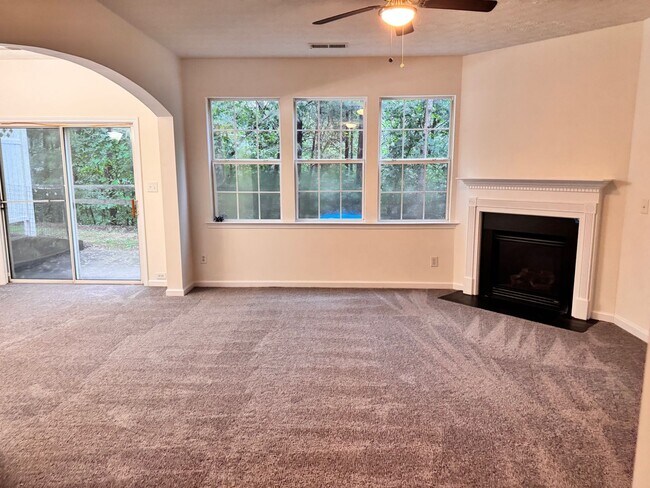 Building Photo - Peaceful 2-Story Townhome - Soothing sound...