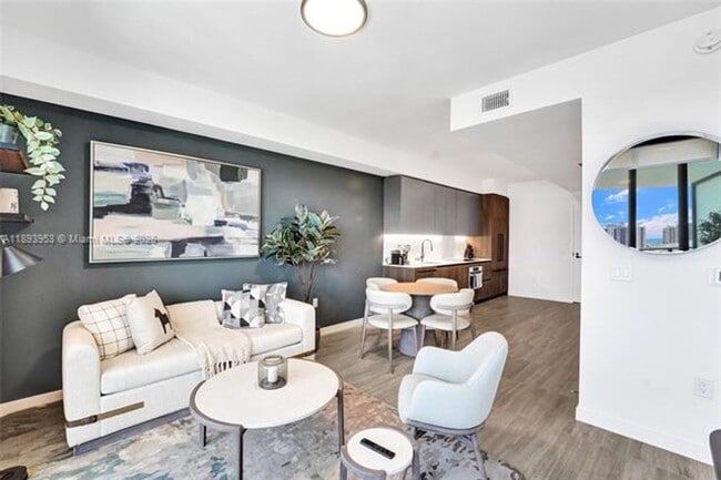 Building Photo - 580-572 72nd St