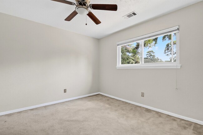 Building Photo - 18307 Forest Elms Dr